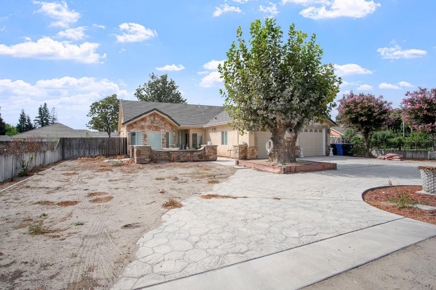 984 E Woodward Ave, Manteca, CA 95337