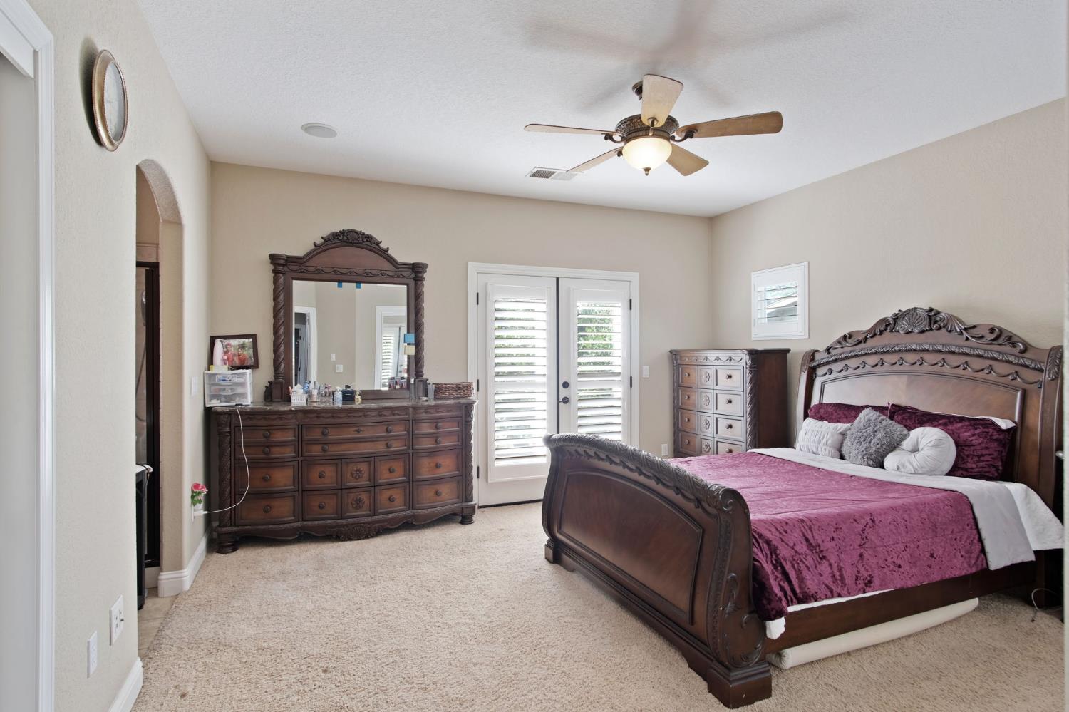 984 E Woodward Ave, Manteca, CA 95337