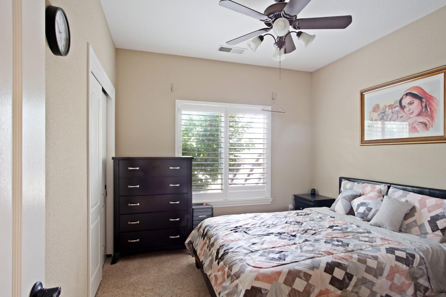 984 E Woodward Ave, Manteca, CA 95337
