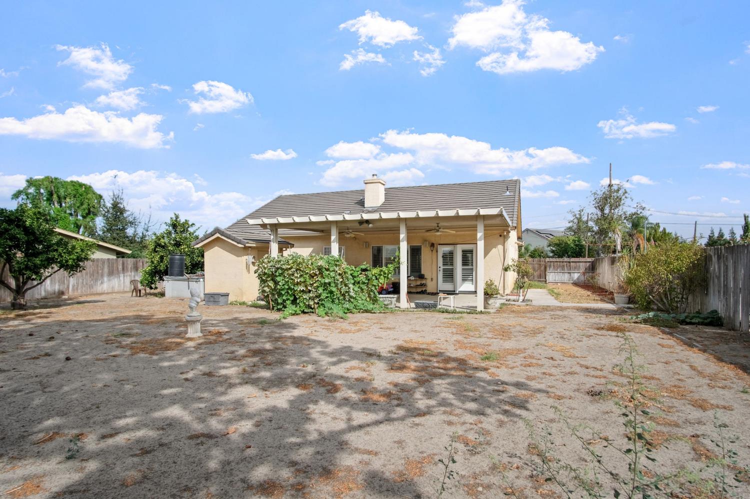 984 E Woodward Ave, Manteca, CA 95337