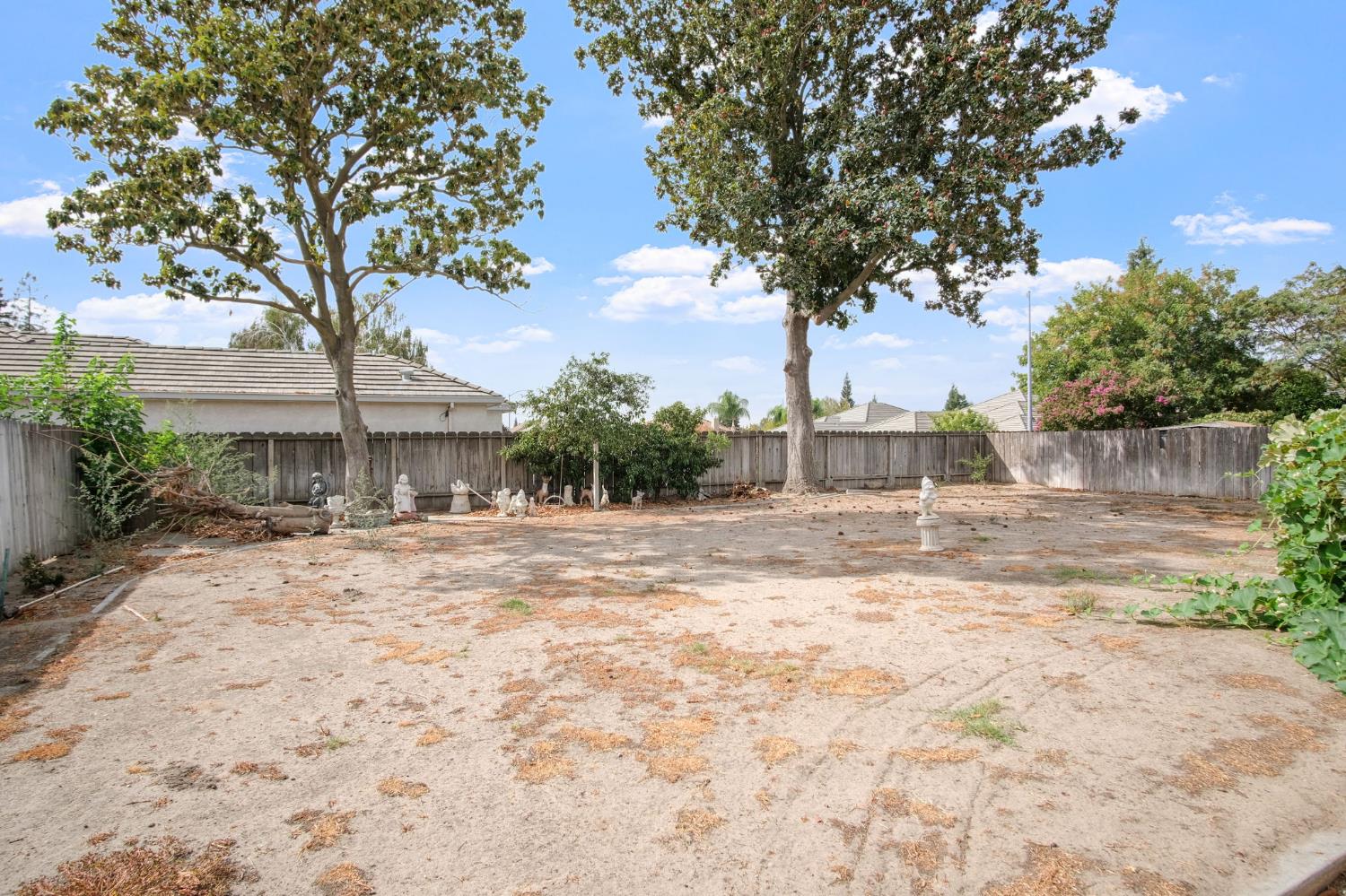 984 E Woodward Ave, Manteca, CA 95337