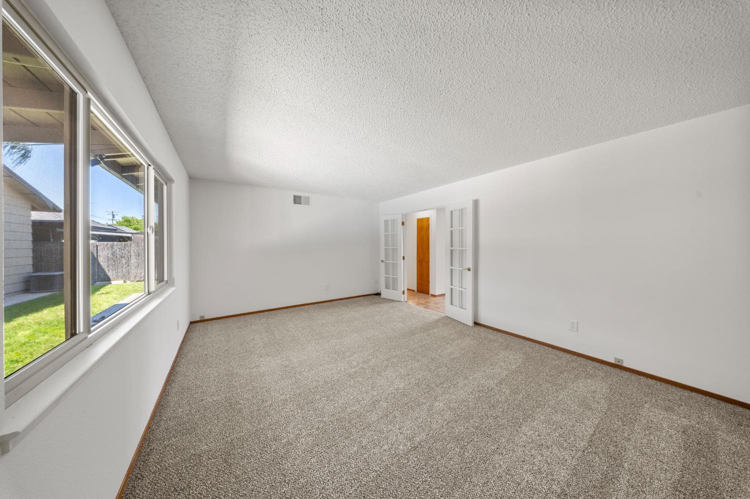 1404 Pepperwood Dr, Modesto, CA 95350