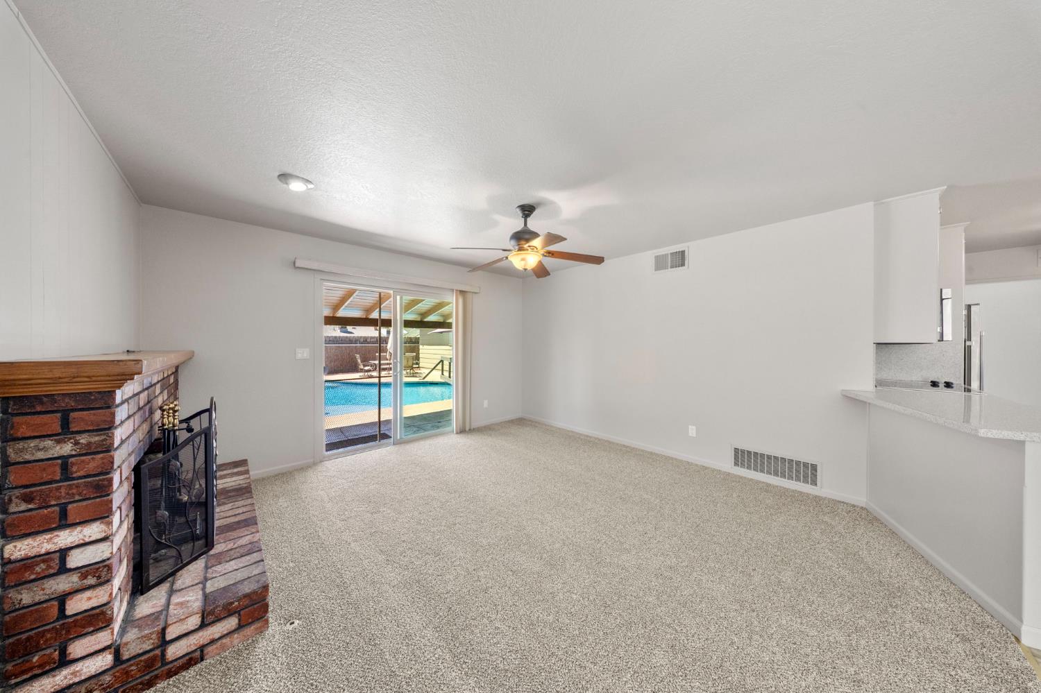 1404 Pepperwood Dr, Modesto, CA 95350