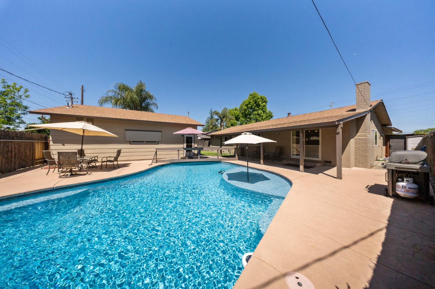 1404 Pepperwood Dr, Modesto, CA 95350