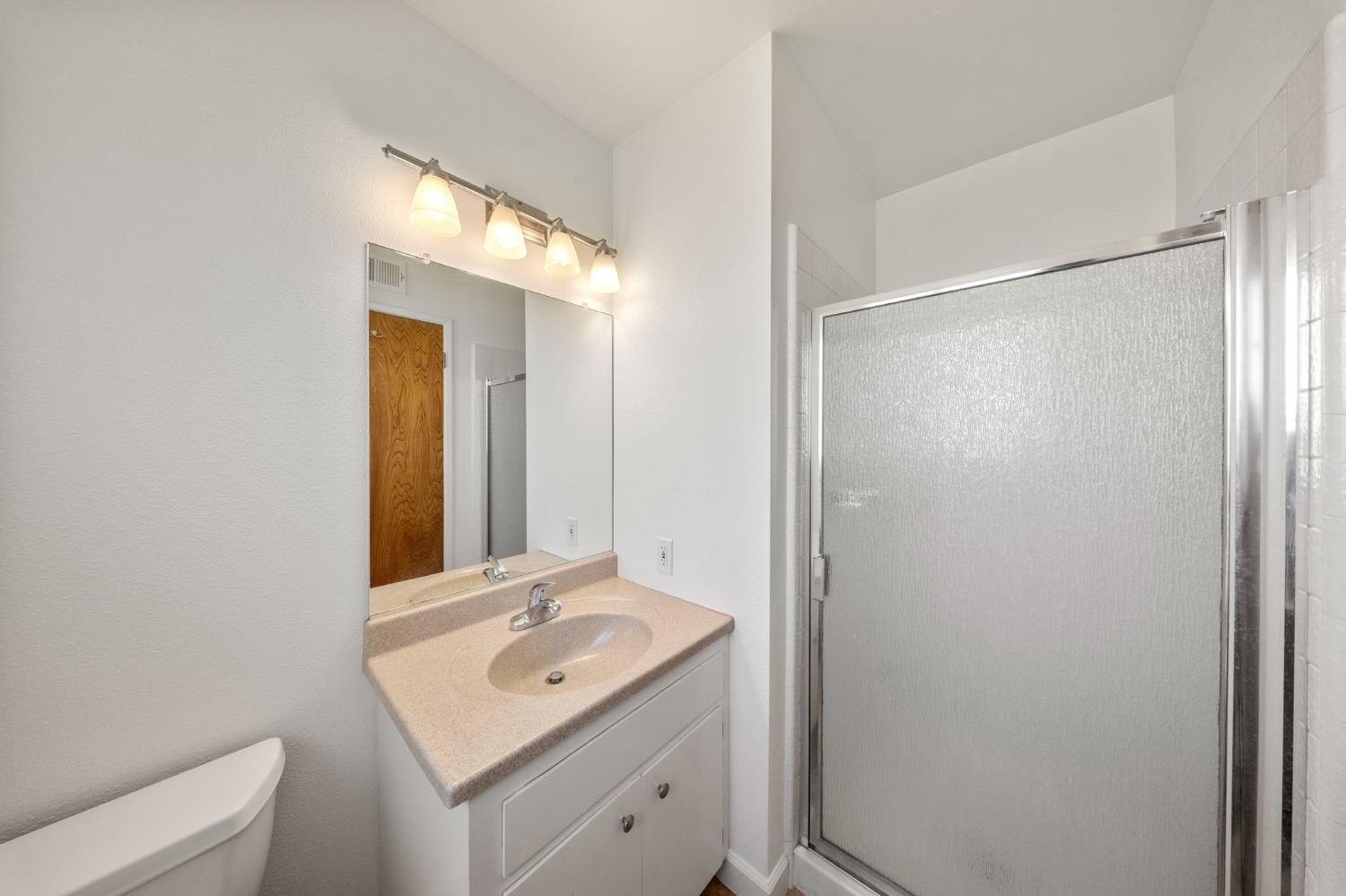 1404 Pepperwood Dr, Modesto, CA 95350