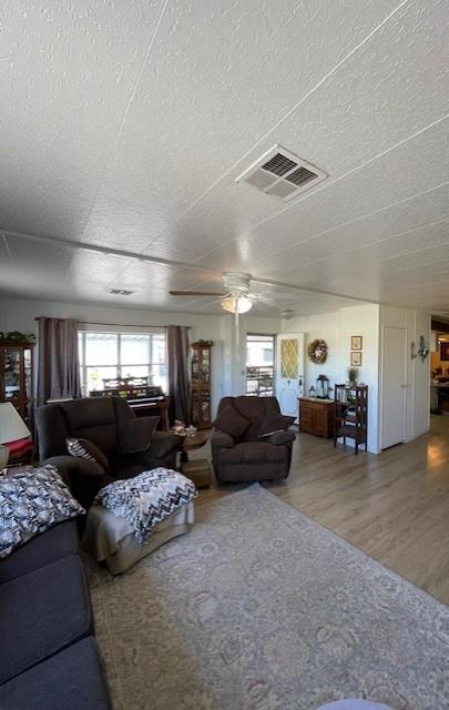 8200 Jantzen Rd #228, Modesto, CA 95357