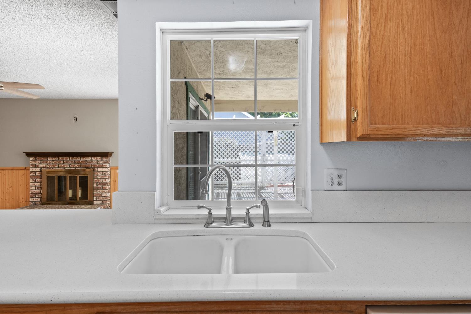 986 Pebble Way, Manteca, CA 95336