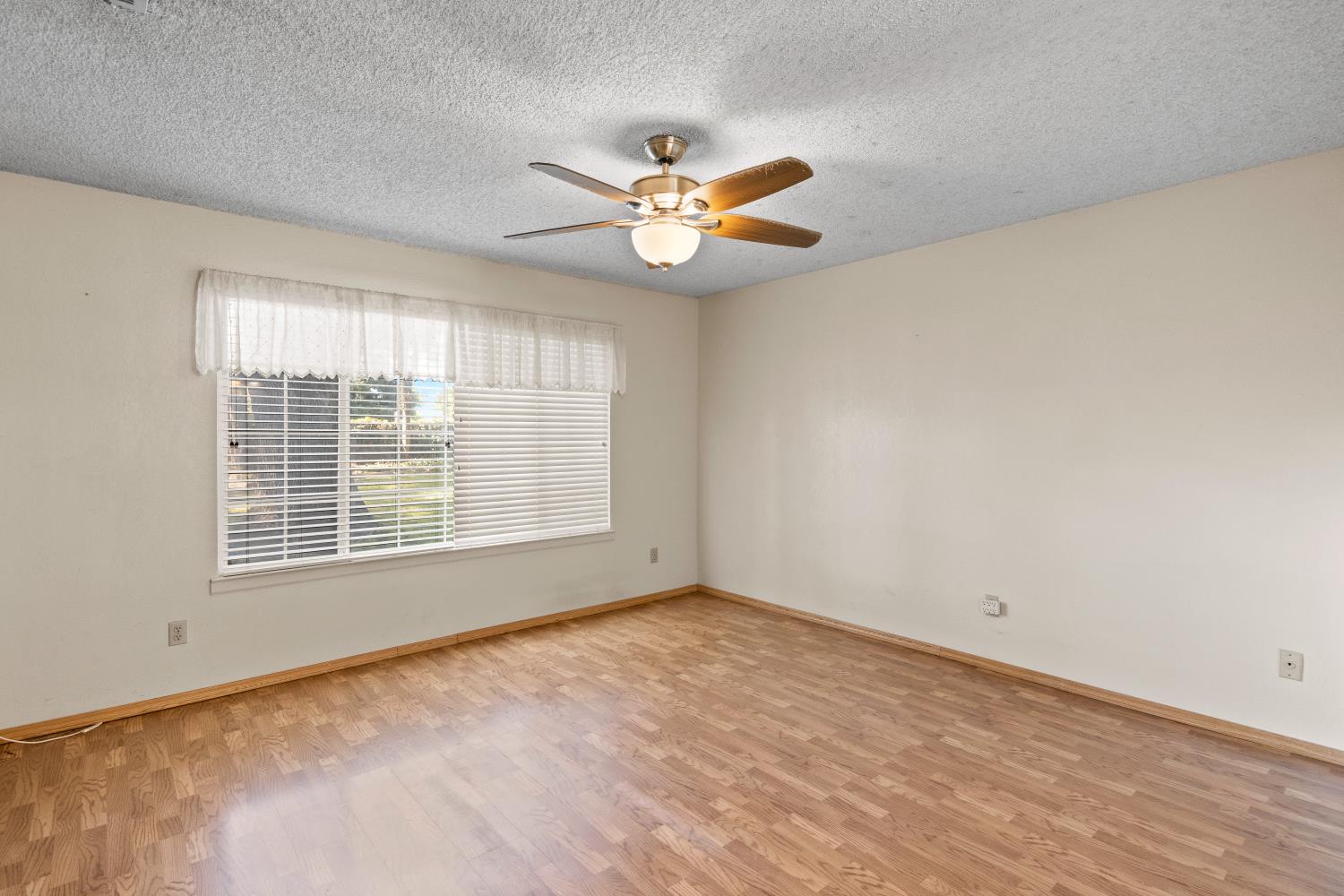 986 Pebble Way, Manteca, CA 95336