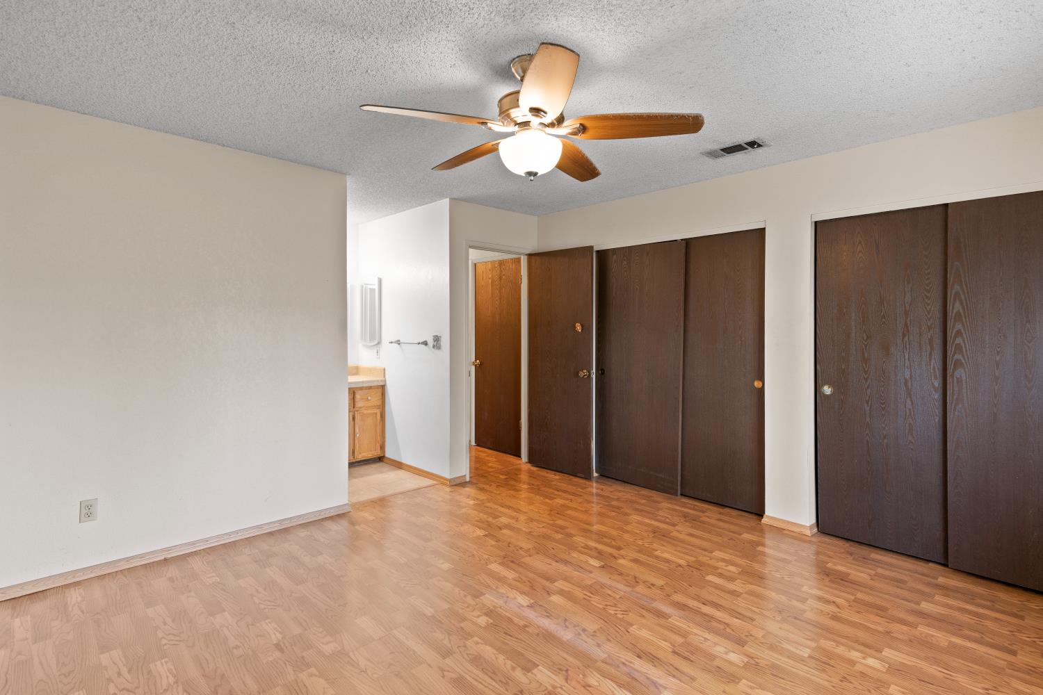 986 Pebble Way, Manteca, CA 95336