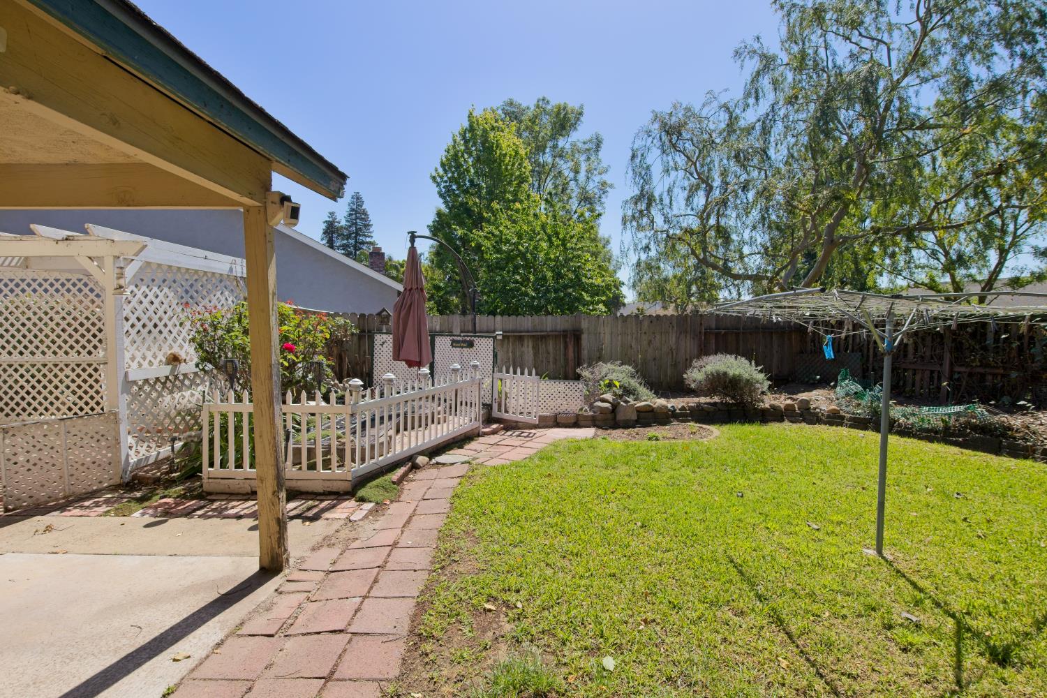 986 Pebble Way, Manteca, CA 95336