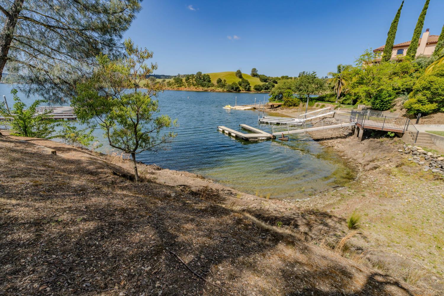 904 Foothill Rd, Copperopolis, CA 95228
