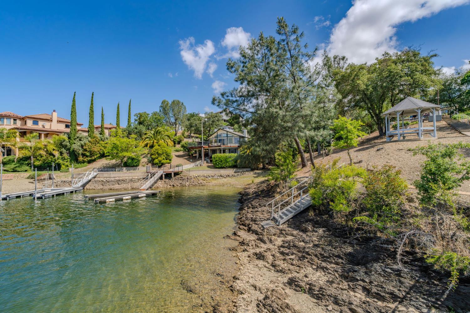 904 Foothill Rd, Copperopolis, CA 95228
