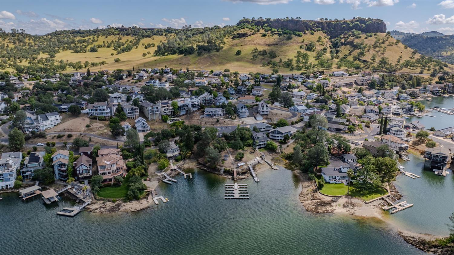 904 Foothill Rd, Copperopolis, CA 95228