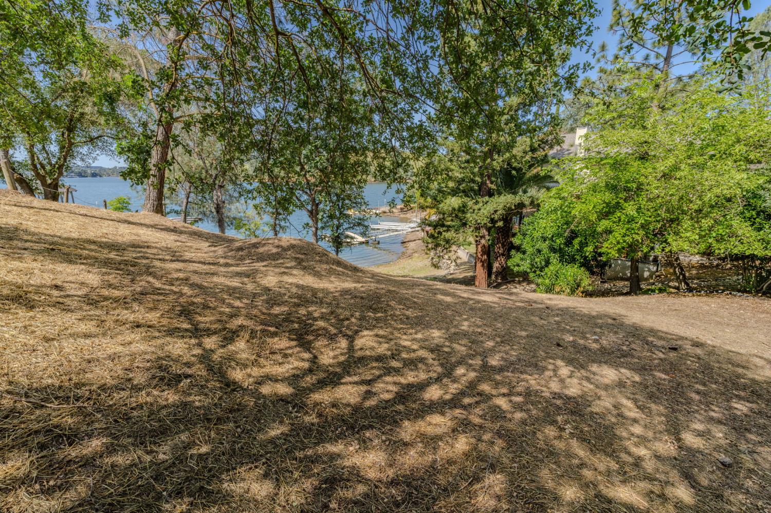904 Foothill Rd, Copperopolis, CA 95228
