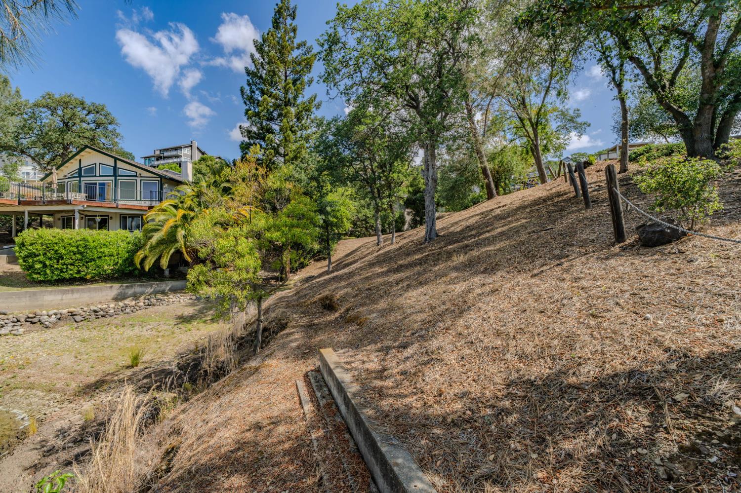 904 Foothill Rd, Copperopolis, CA 95228