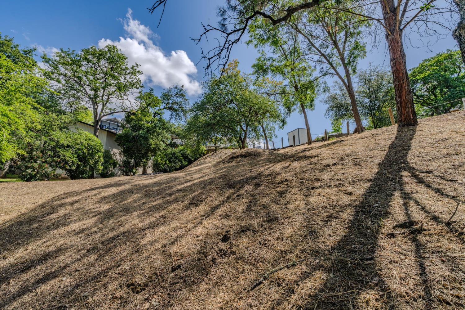 904 Foothill Rd, Copperopolis, CA 95228
