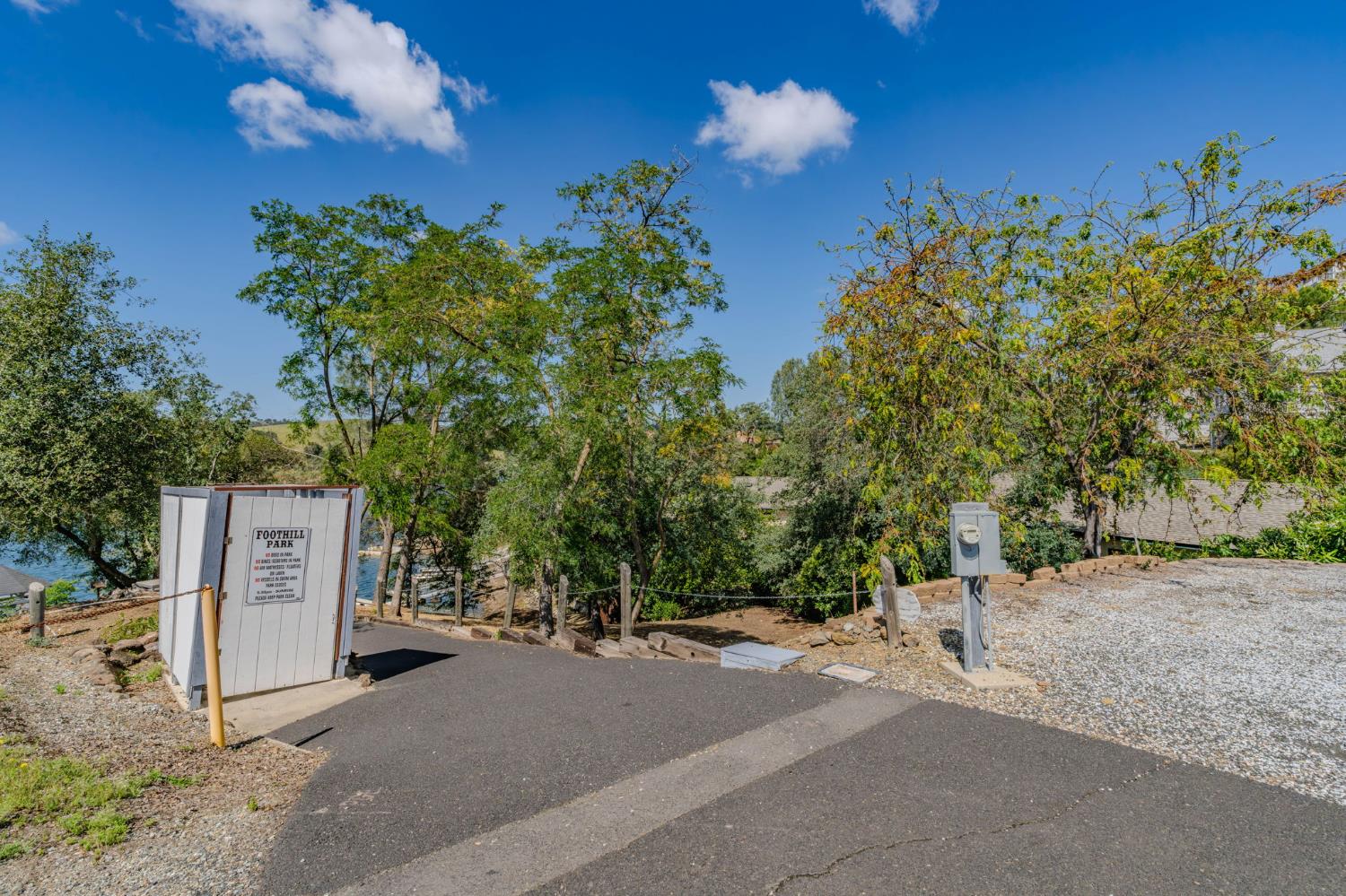 904 Foothill Rd, Copperopolis, CA 95228