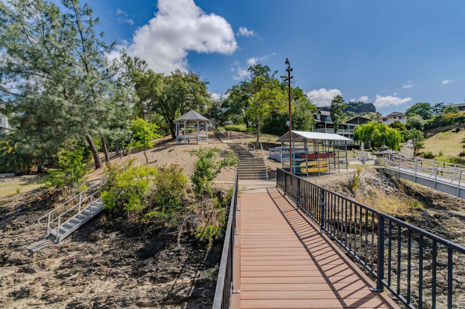 904 Foothill Rd, Copperopolis, CA 95228