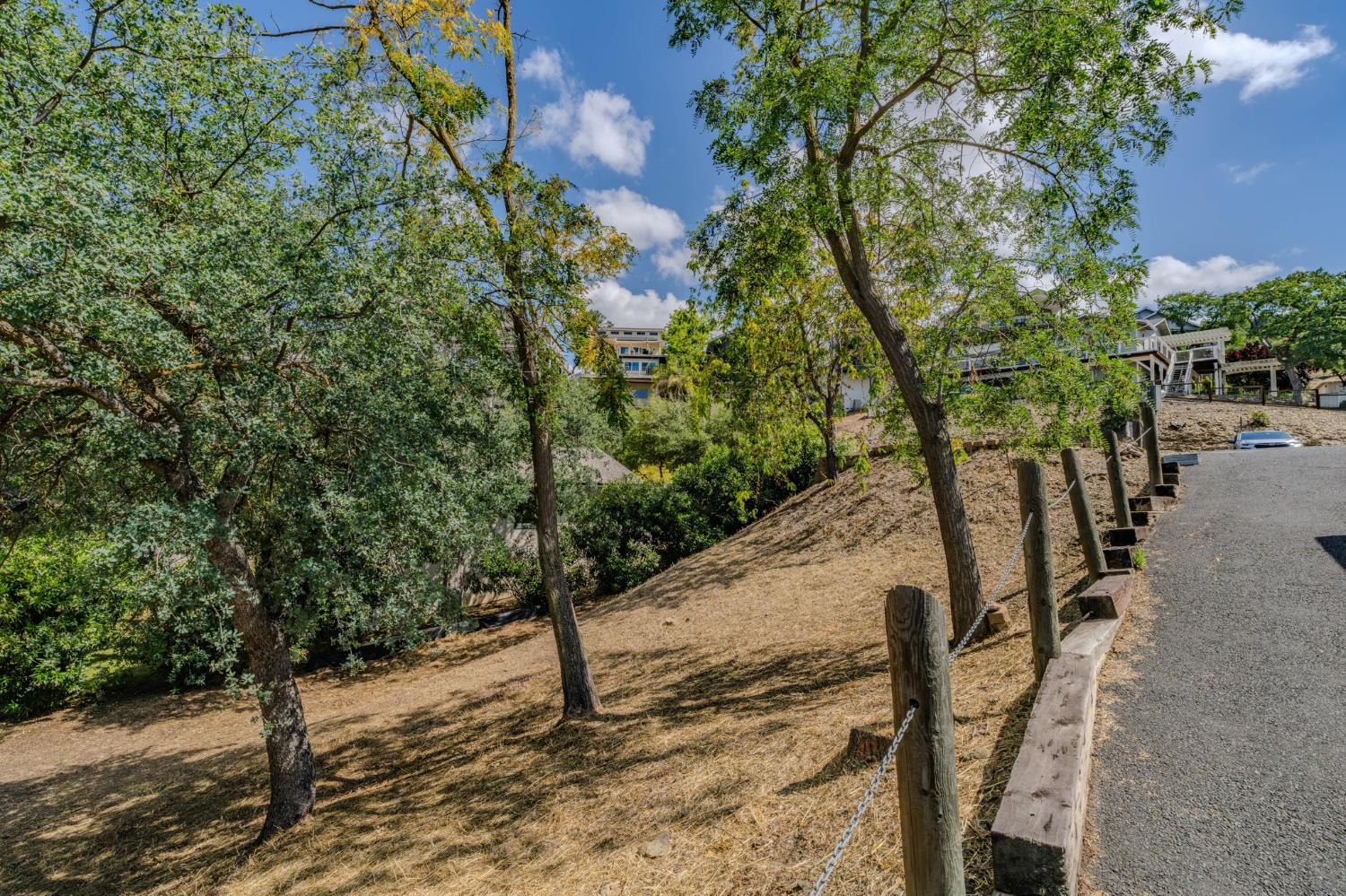 904 Foothill Rd, Copperopolis, CA 95228