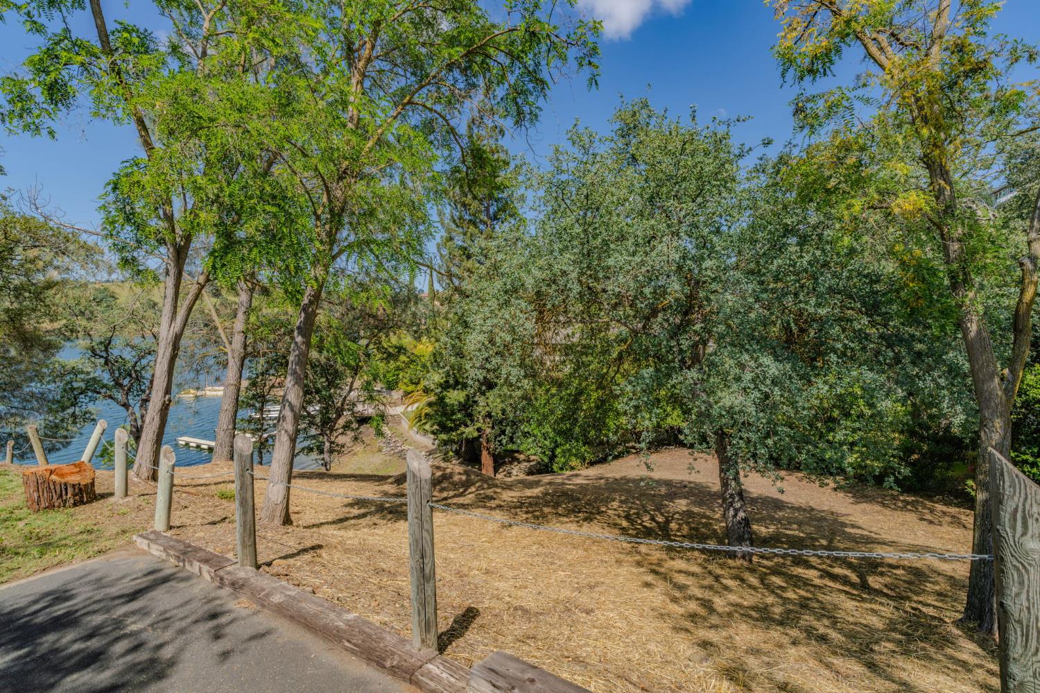 904 Foothill Rd, Copperopolis, CA 95228