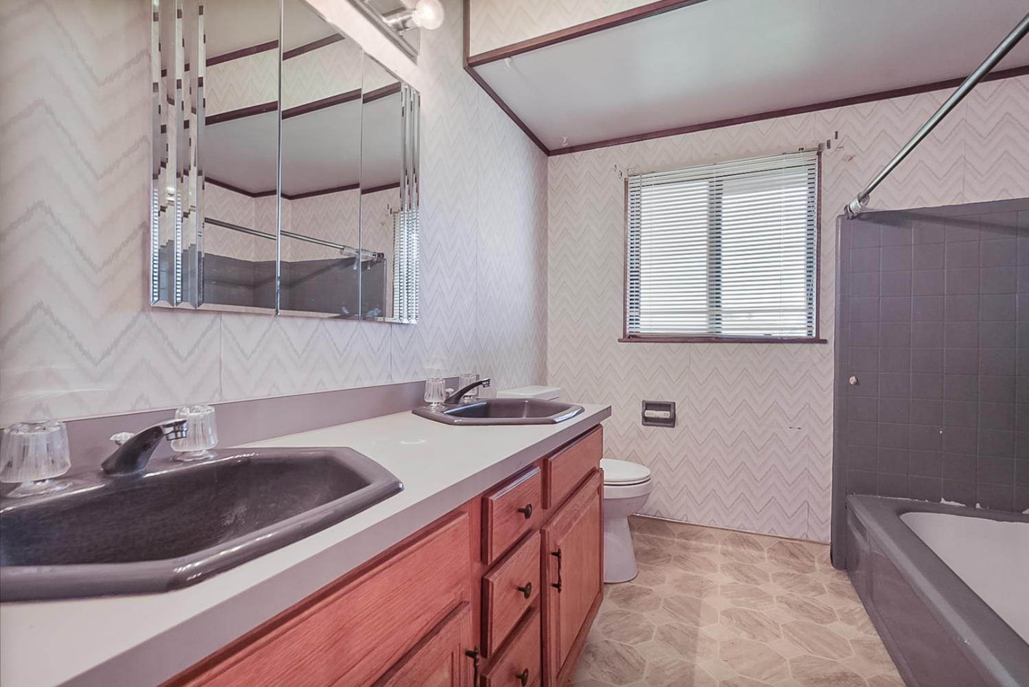 729 Mulberry Ave, Atwater, CA 95301
