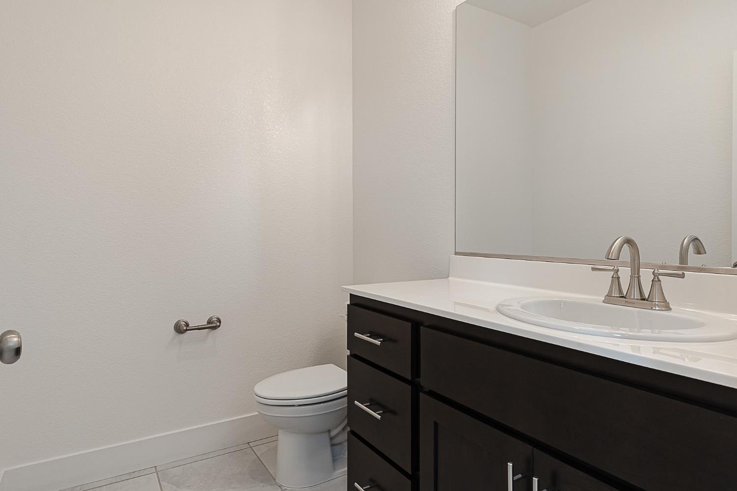 1807 Birdie St, Manteca, CA 95337