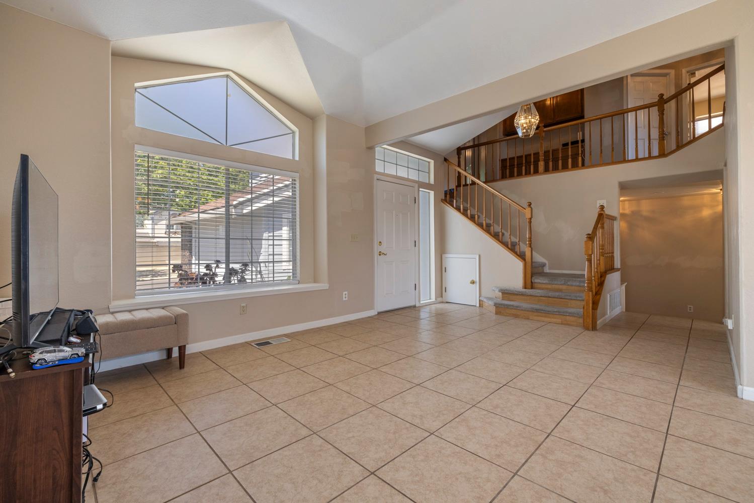 748 Codington Way, Modesto, CA 95357