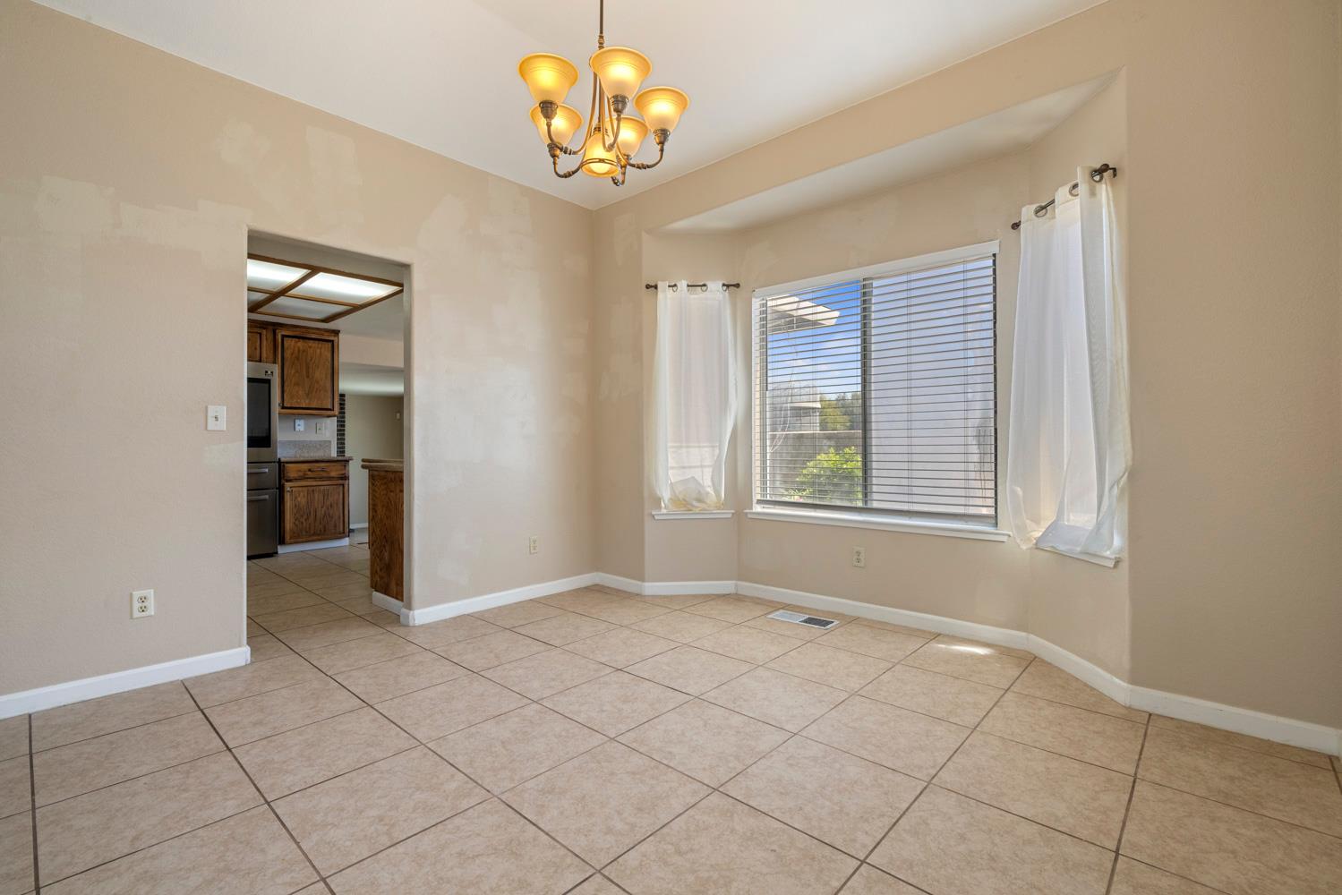 748 Codington Way, Modesto, CA 95357