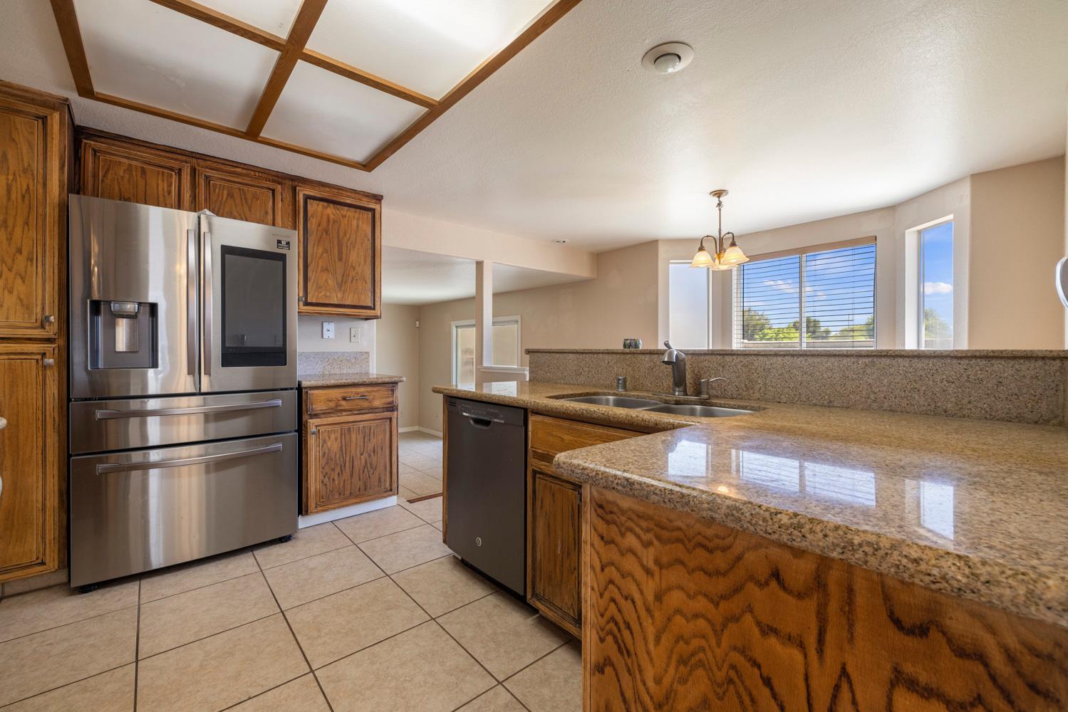 748 Codington Way, Modesto, CA 95357