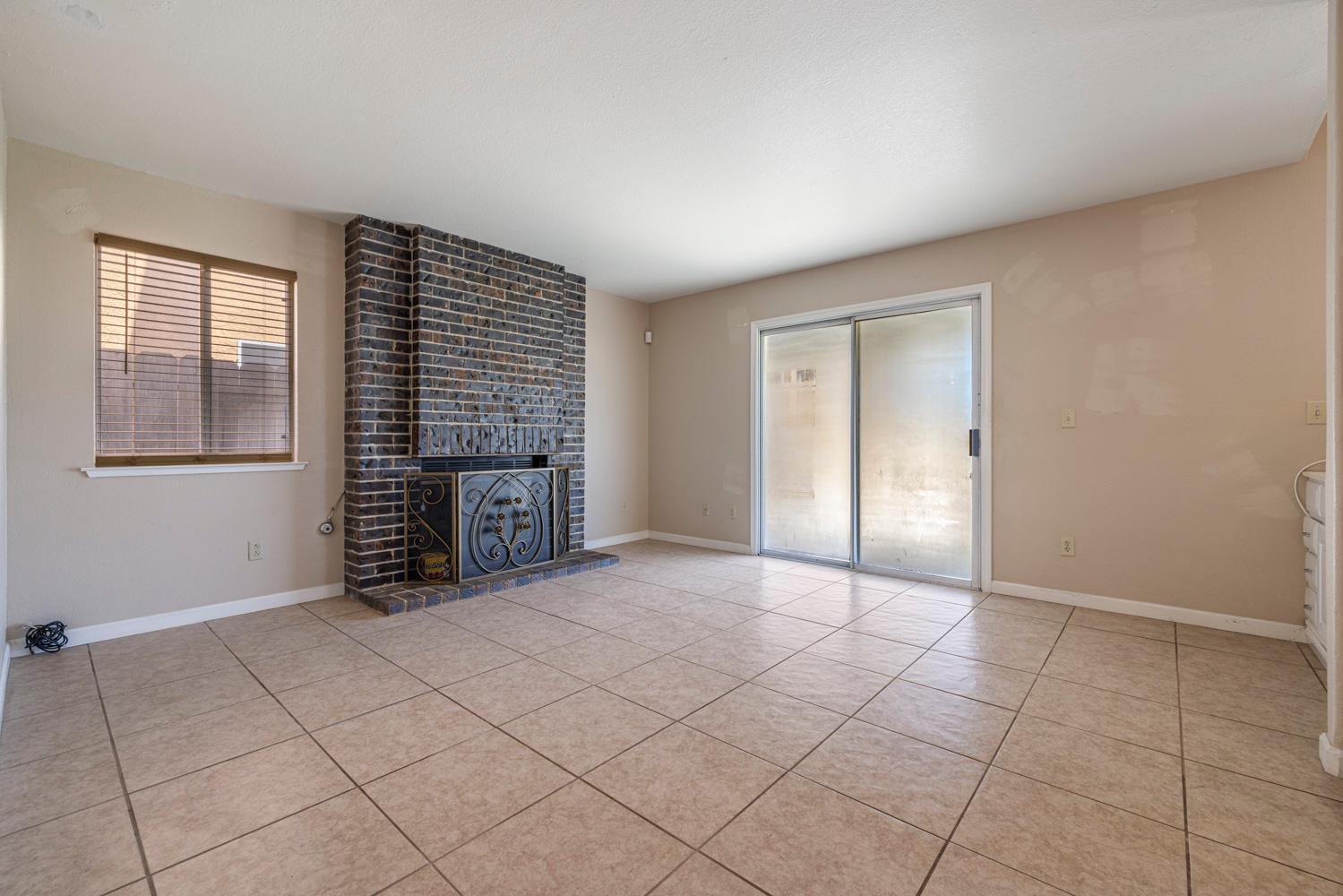 748 Codington Way, Modesto, CA 95357