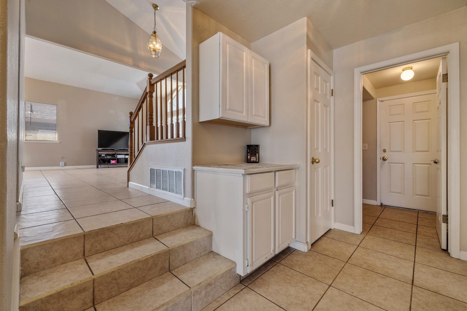 748 Codington Way, Modesto, CA 95357