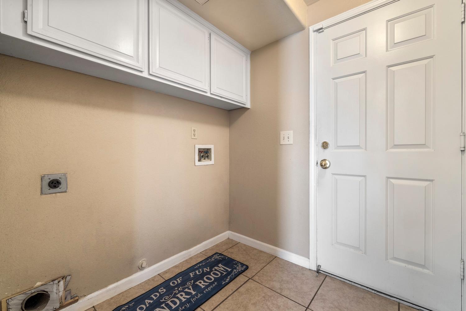 748 Codington Way, Modesto, CA 95357