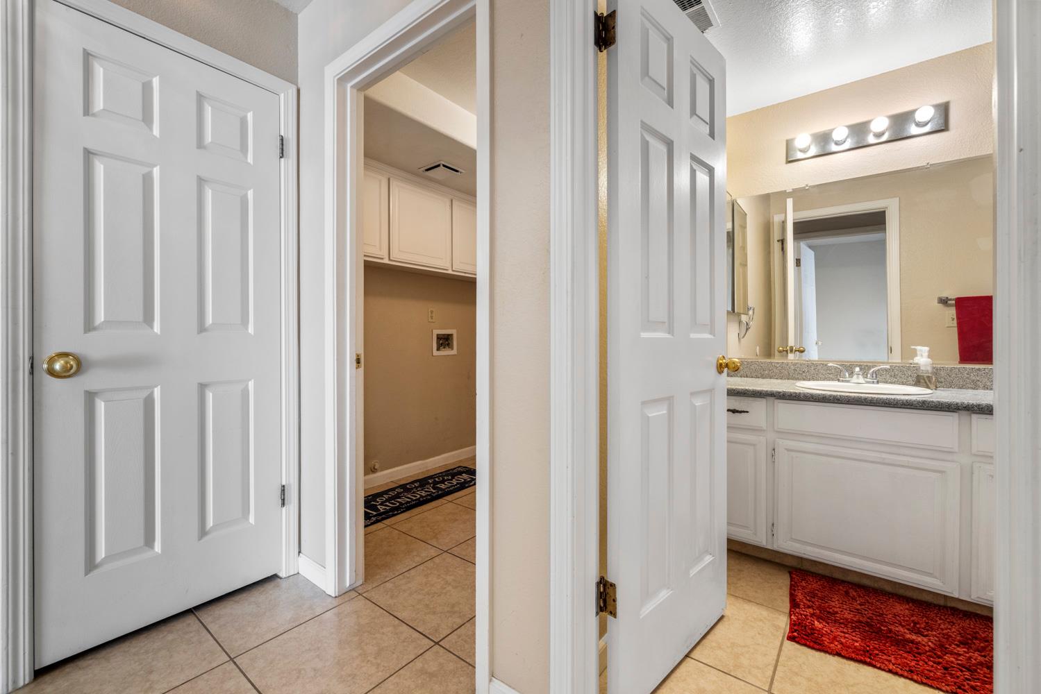 748 Codington Way, Modesto, CA 95357