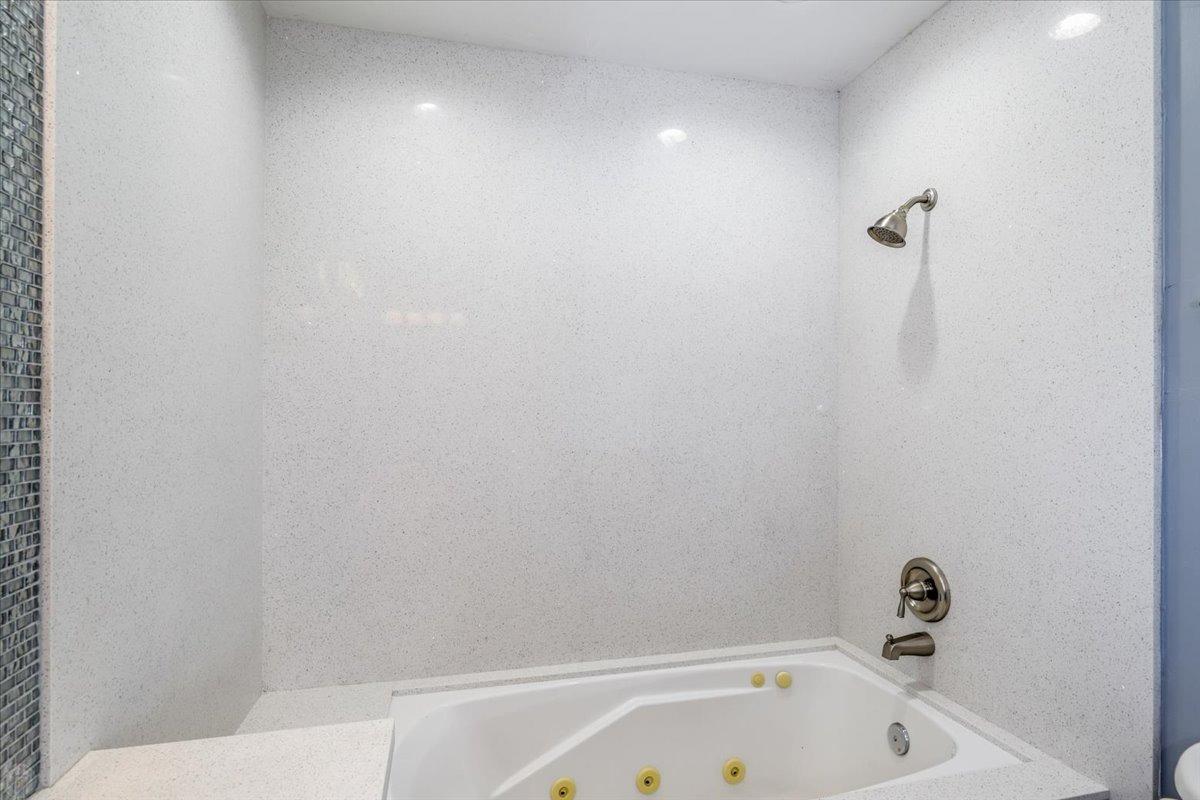 1046 Shoreline Dr, Copperopolis, CA 95228