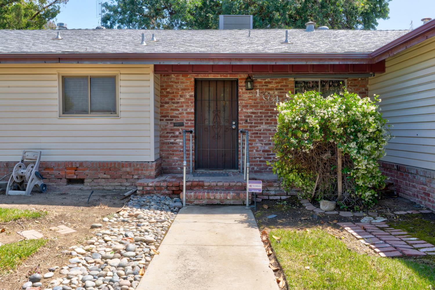 1041 Golden Gate Ave, Dos Palos, CA 93620