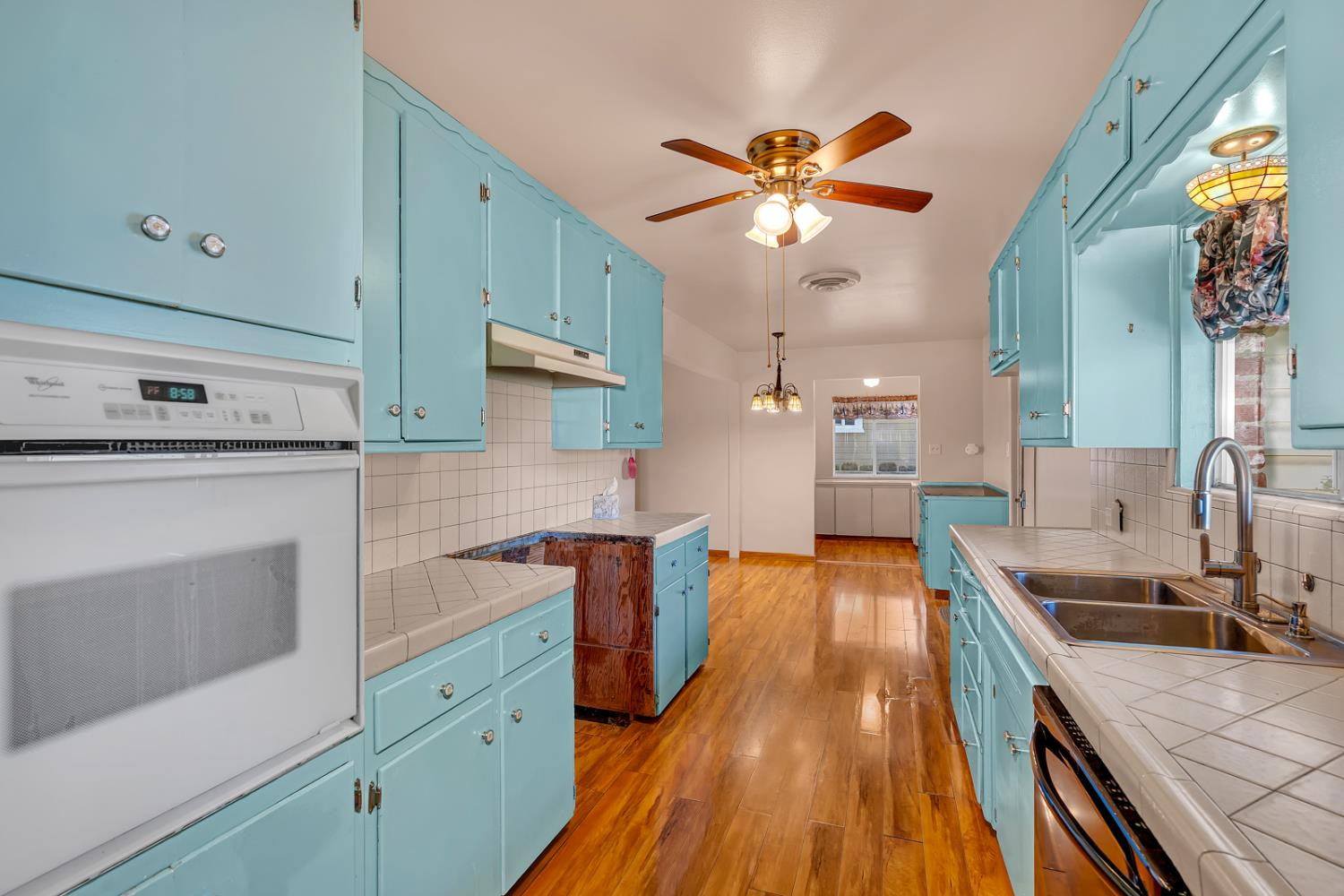 1041 Golden Gate Ave, Dos Palos, CA 93620