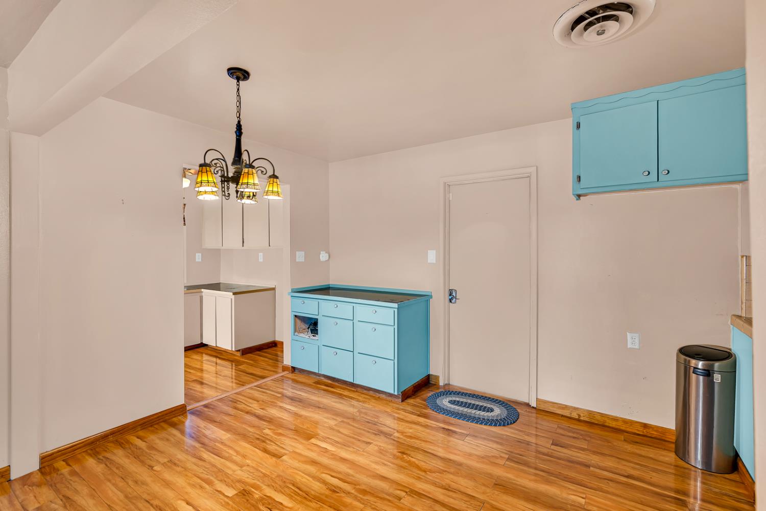 1041 Golden Gate Ave, Dos Palos, CA 93620