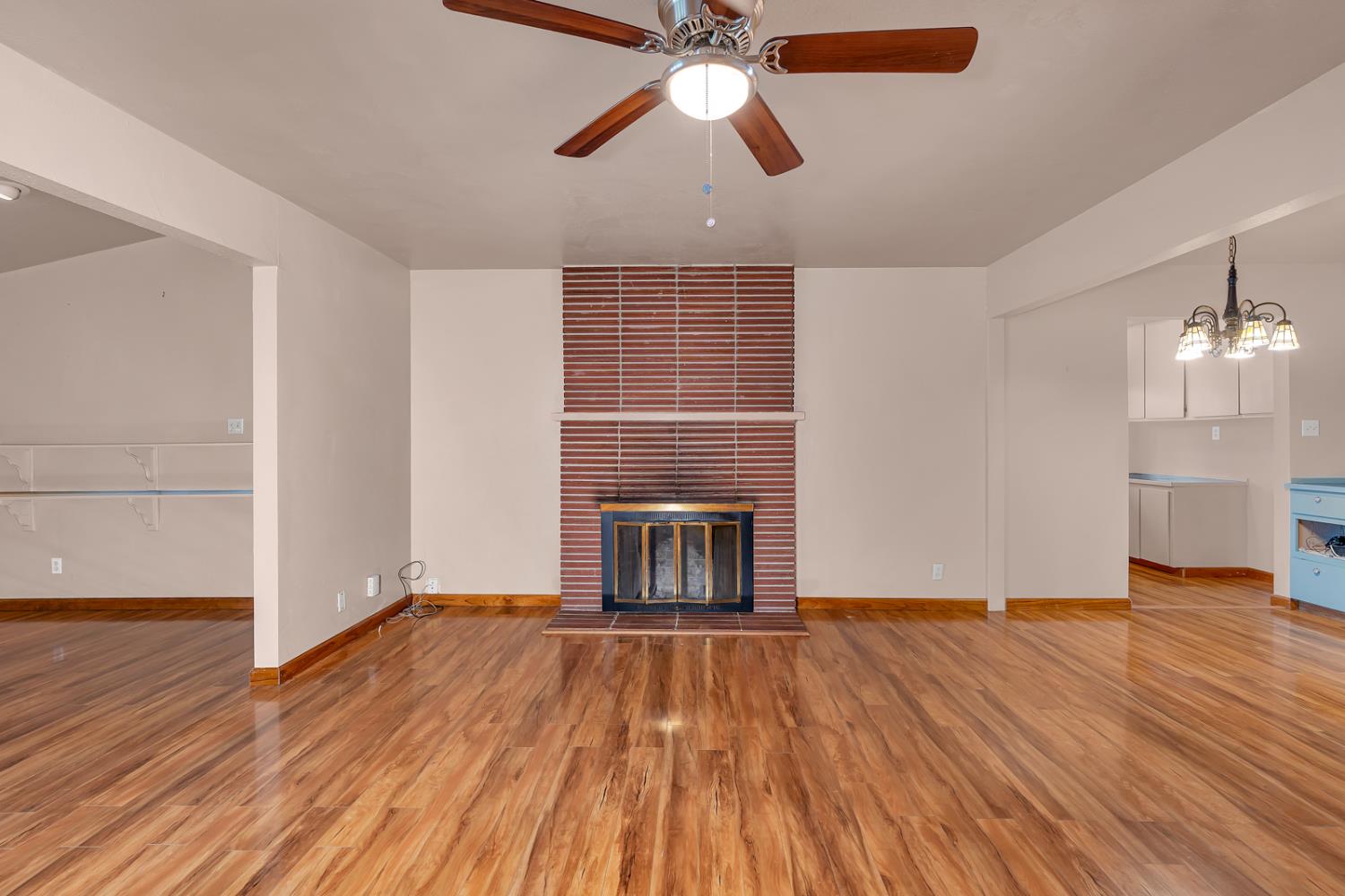 1041 Golden Gate Ave, Dos Palos, CA 93620