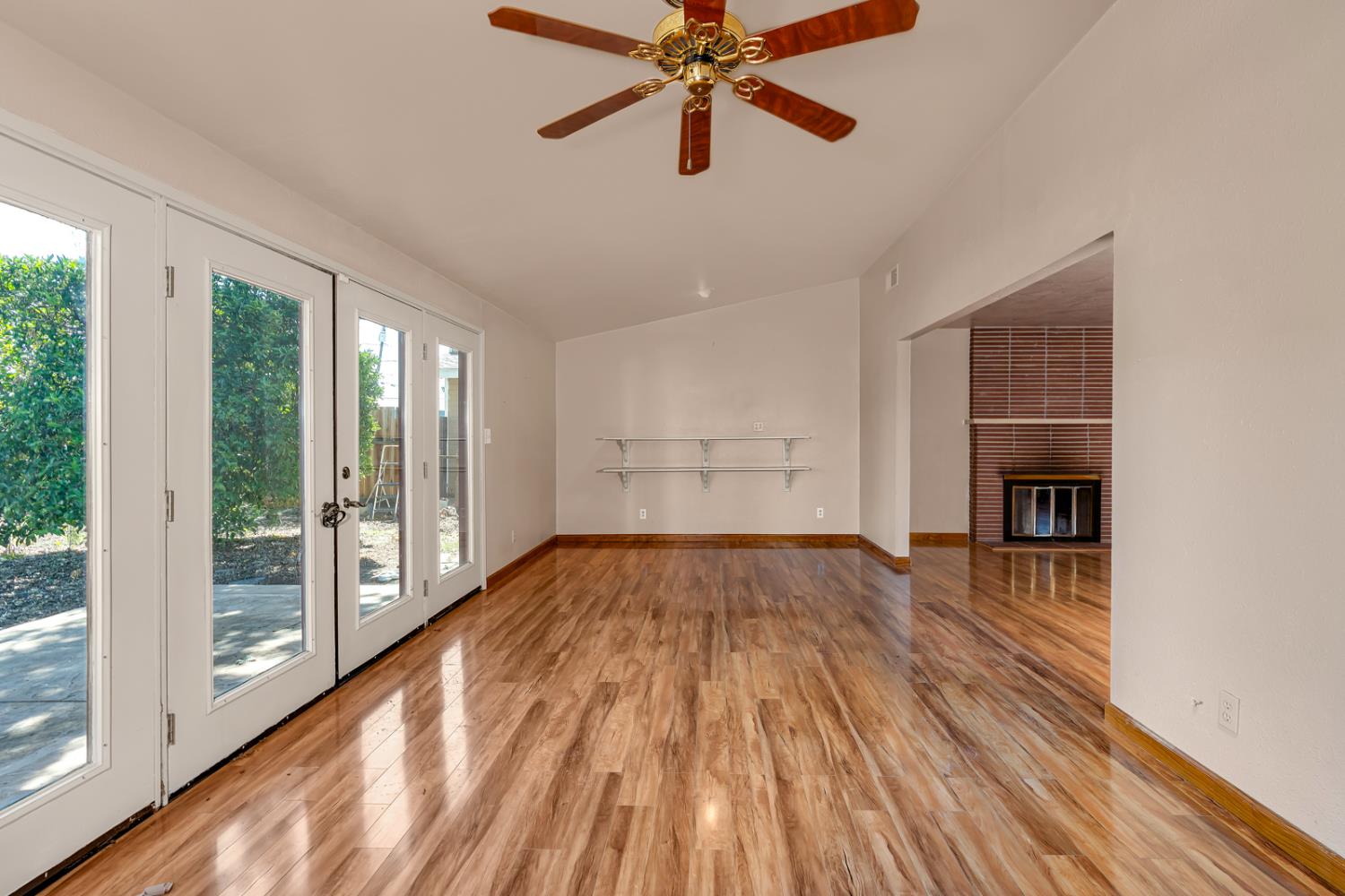 1041 Golden Gate Ave, Dos Palos, CA 93620