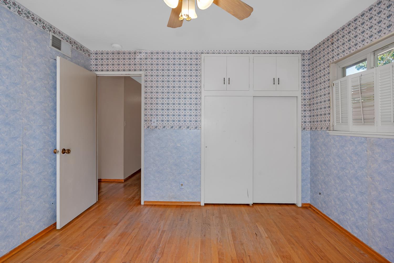 1041 Golden Gate Ave, Dos Palos, CA 93620