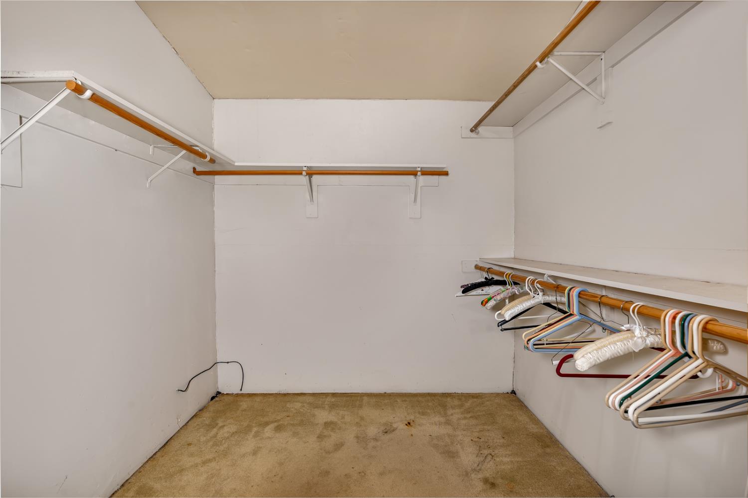 1041 Golden Gate Ave, Dos Palos, CA 93620