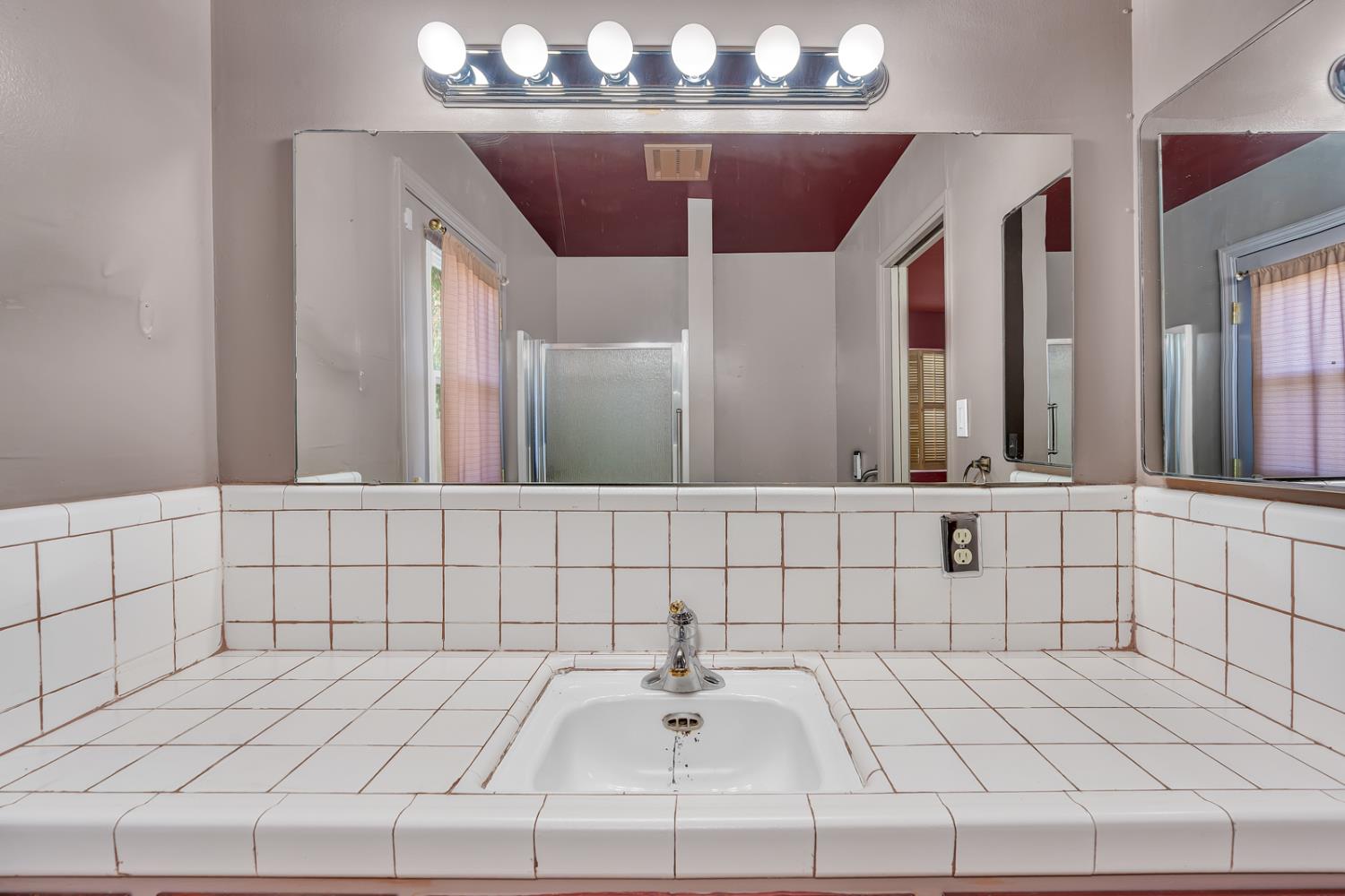 1041 Golden Gate Ave, Dos Palos, CA 93620