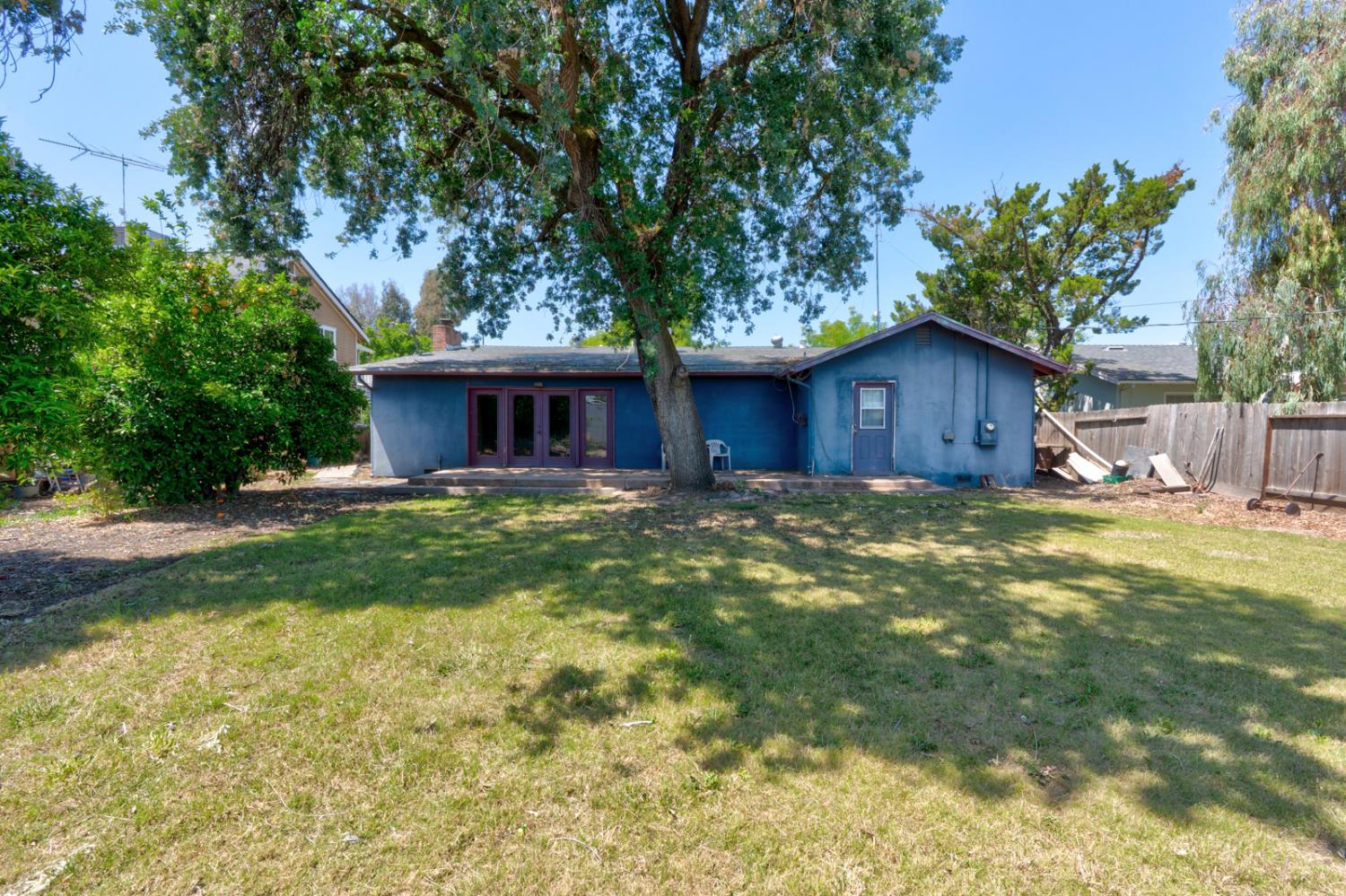1041 Golden Gate Ave, Dos Palos, CA 93620