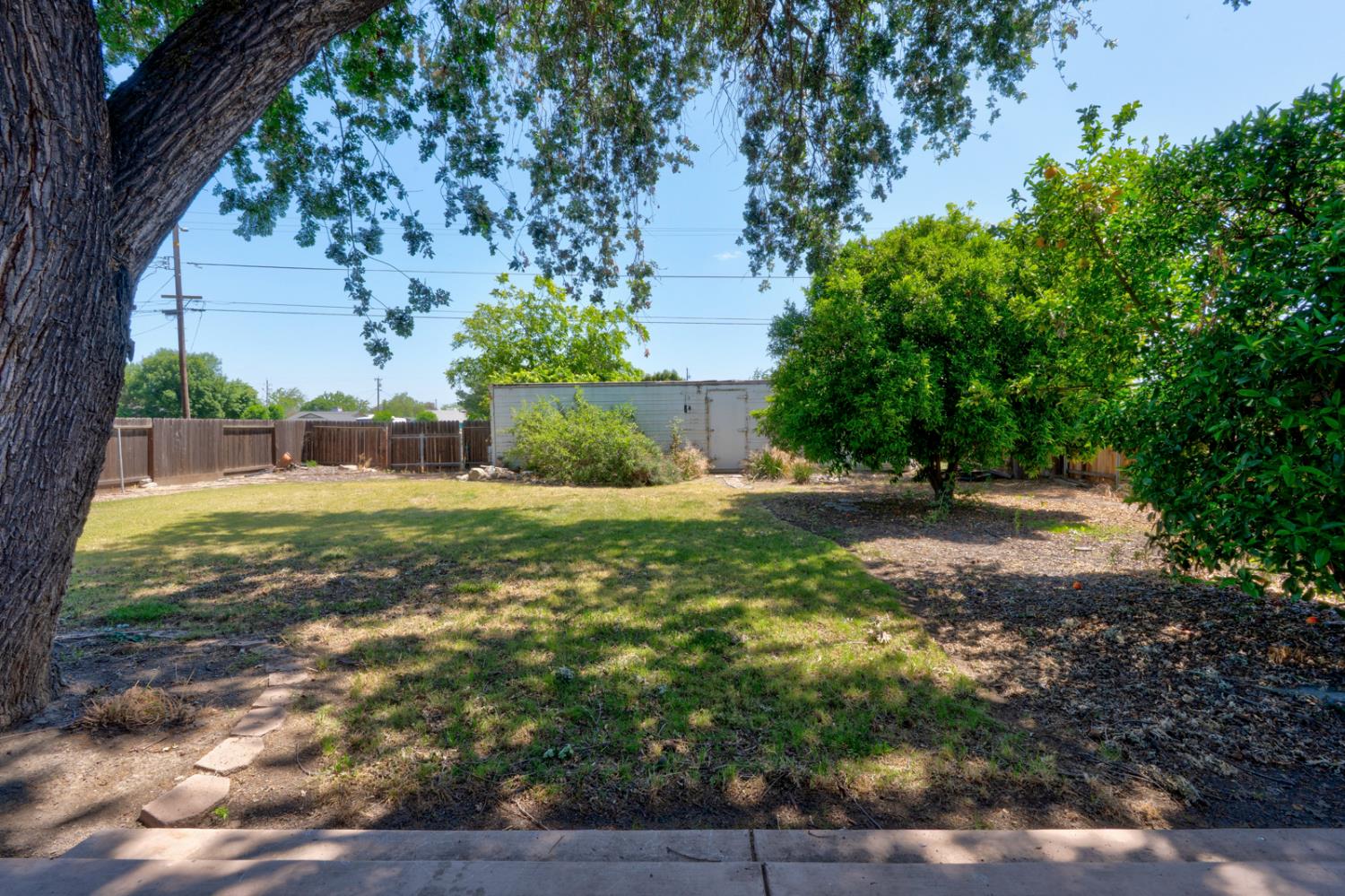 1041 Golden Gate Ave, Dos Palos, CA 93620