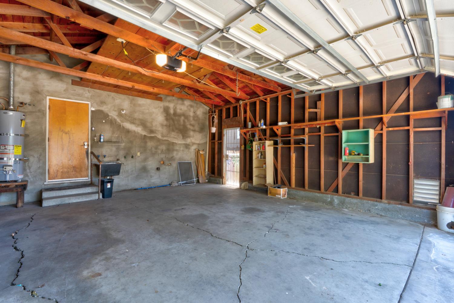 1041 Golden Gate Ave, Dos Palos, CA 93620