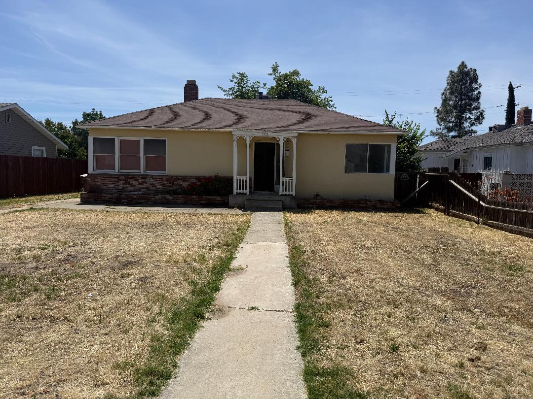 1514 P St, Firebaugh, CA 93622