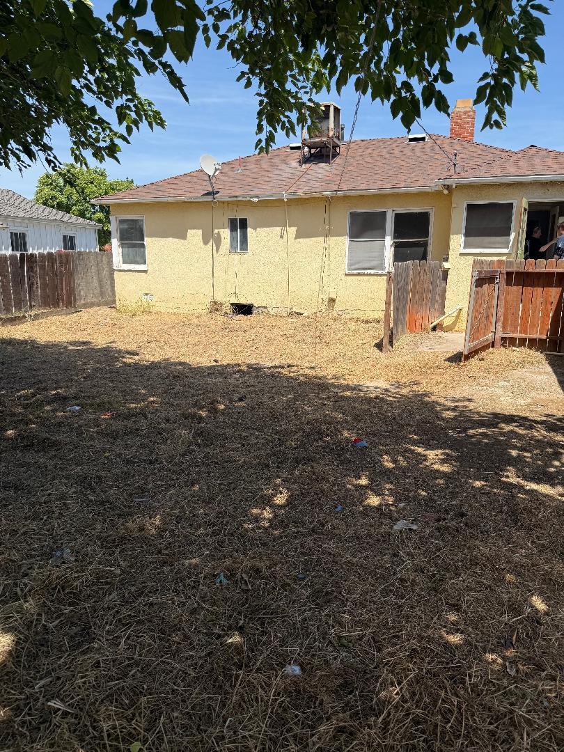 1514 P St, Firebaugh, CA 93622