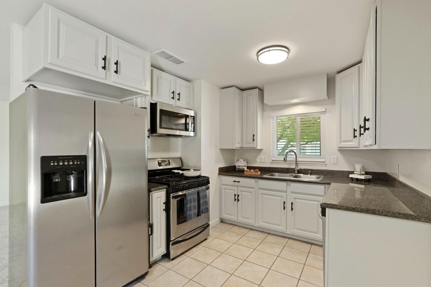 2100 preston Ln, Modesto, CA 95355