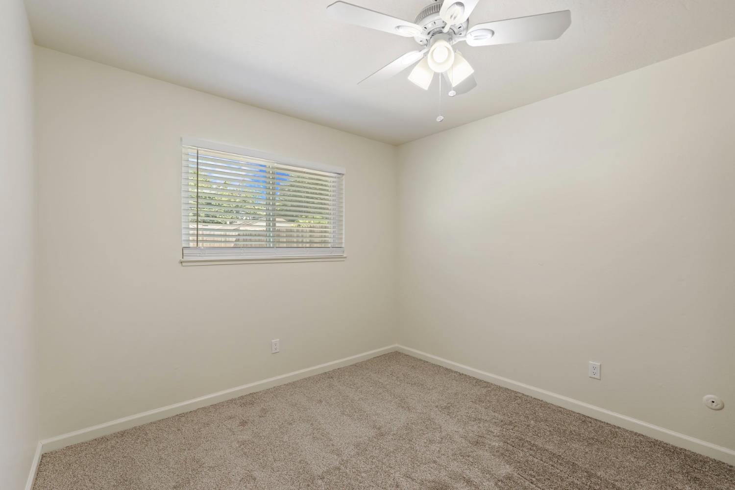 2100 preston Ln, Modesto, CA 95355
