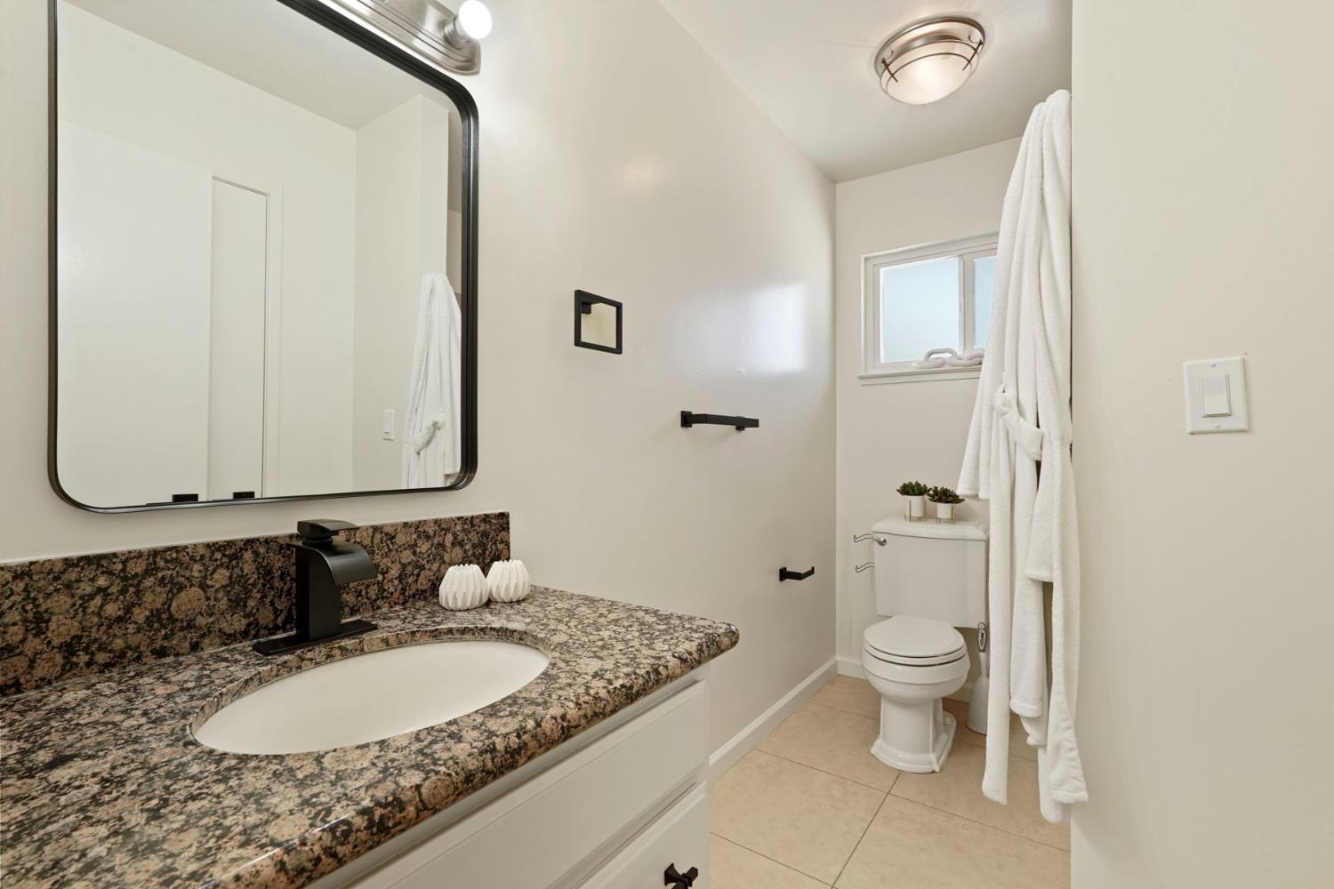 2100 preston Ln, Modesto, CA 95355